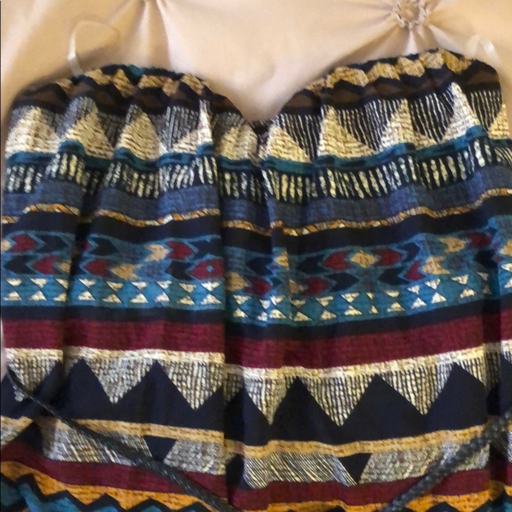 Strapless Patterned Top - Picture 2 of 8